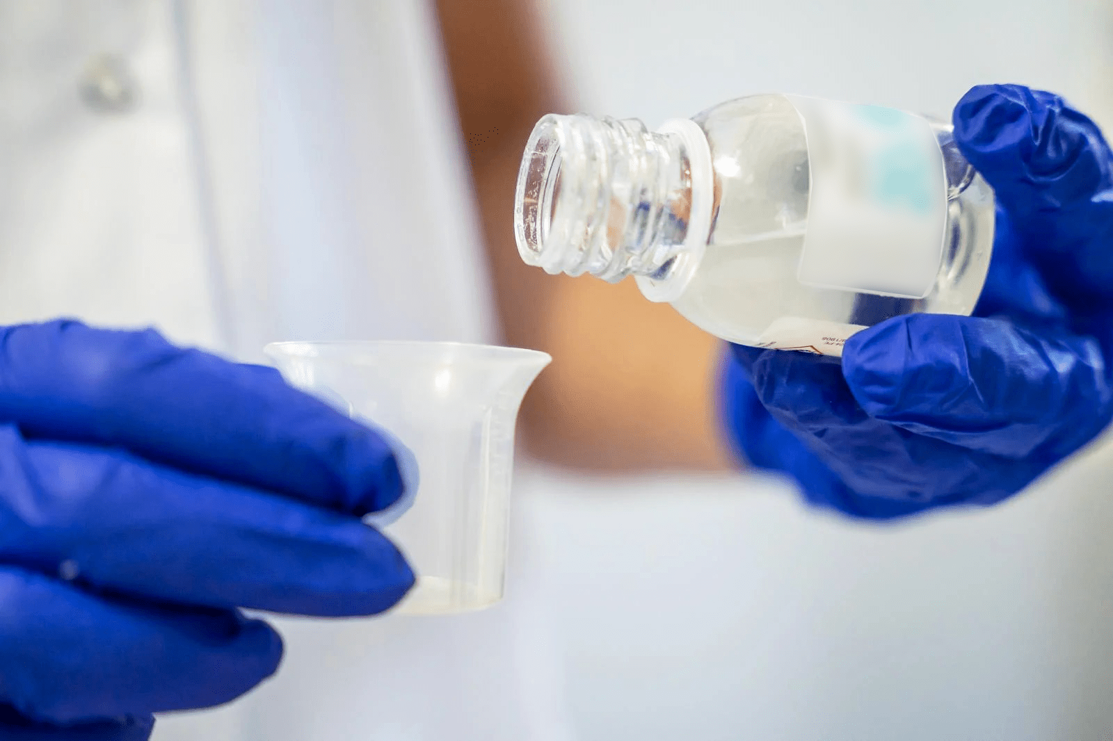 Résultats visibles après peeling et microneedling — formation Elya Academy